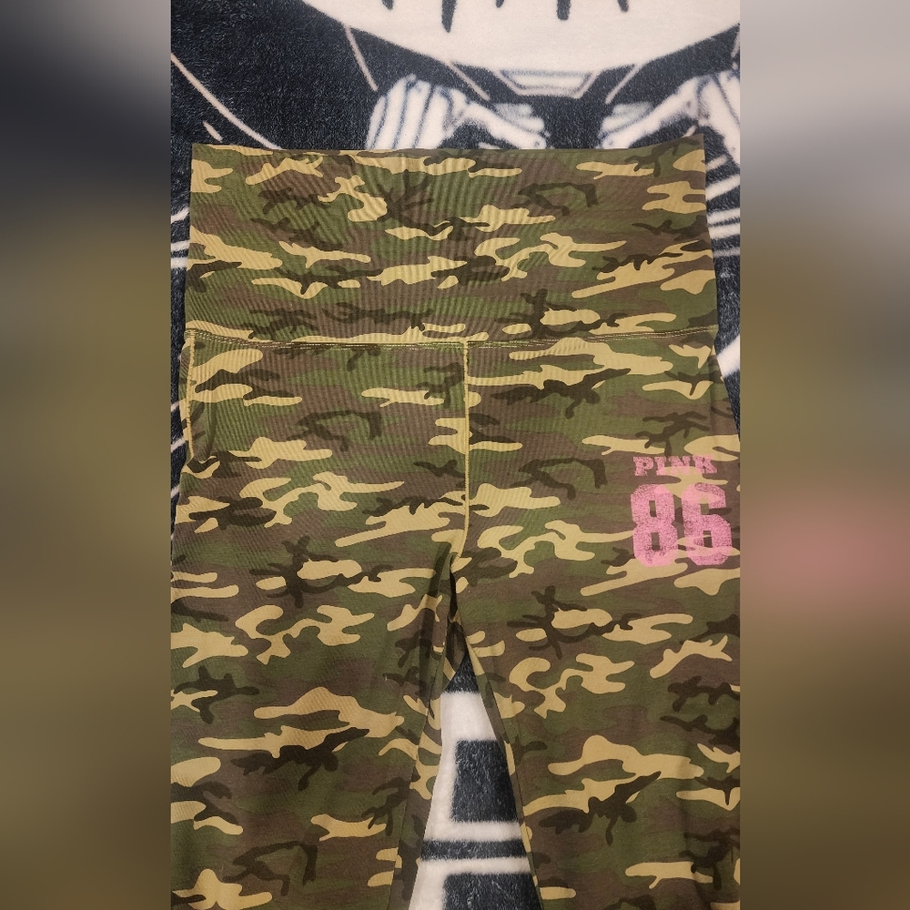 PINK VS Camo Leggings